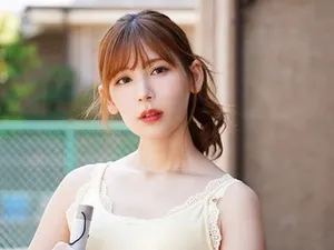 Vẻ đẹp đỉnh cao trong lĩnh vực gợi cảm! Tôi vừa mới xuống biển và có thân hình tuyệt đẹp! Ngực trắng nõn nà, mông to béo, đối diện với máy ảnh với một lỗ hồng mỏng, cái mông này quá hấp dẫn